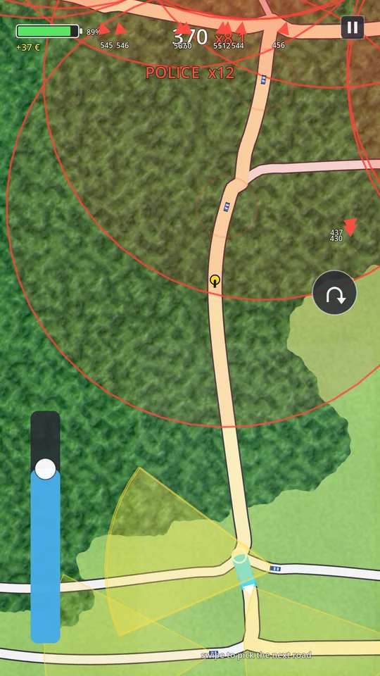 A chase: twelve patrol cars after the rider, red arrows with distances to the ones off screen, the score multiplier at x8